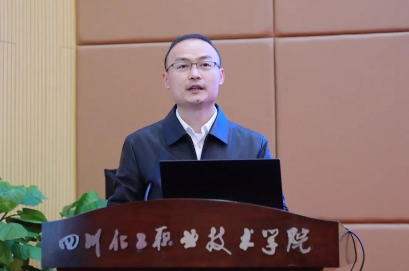 iNwJ_1699878932803044358.jpg 辛晓.jpg
