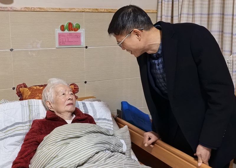 走访慰问老干部01.jpg