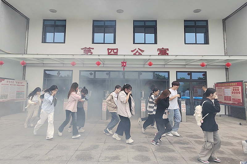 2024春季火灾疏散演练   (28)_副本.jpg