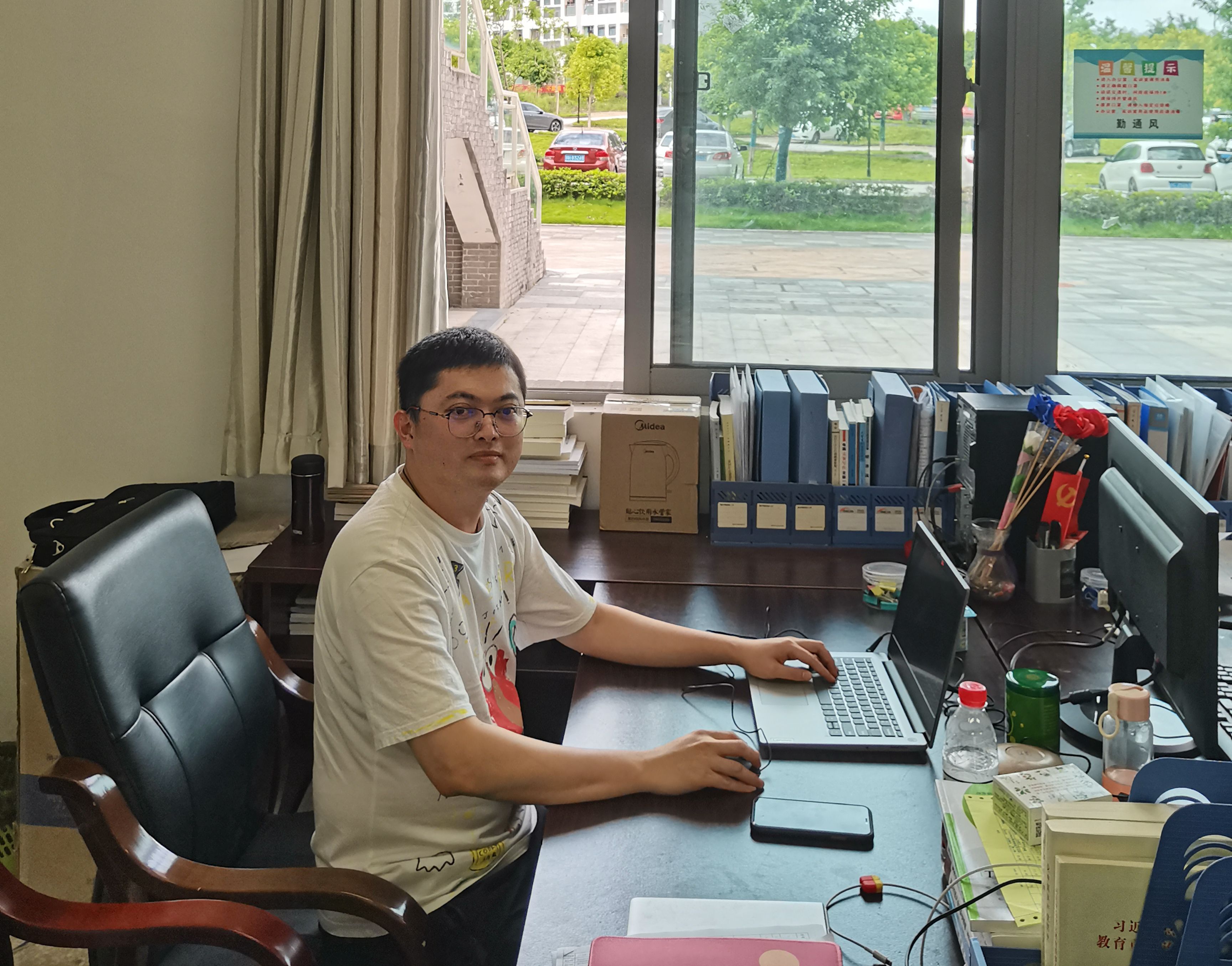 江萍贵党代表(商贸党支部).jpg 江萍贵党代表(商贸党支部).jpg